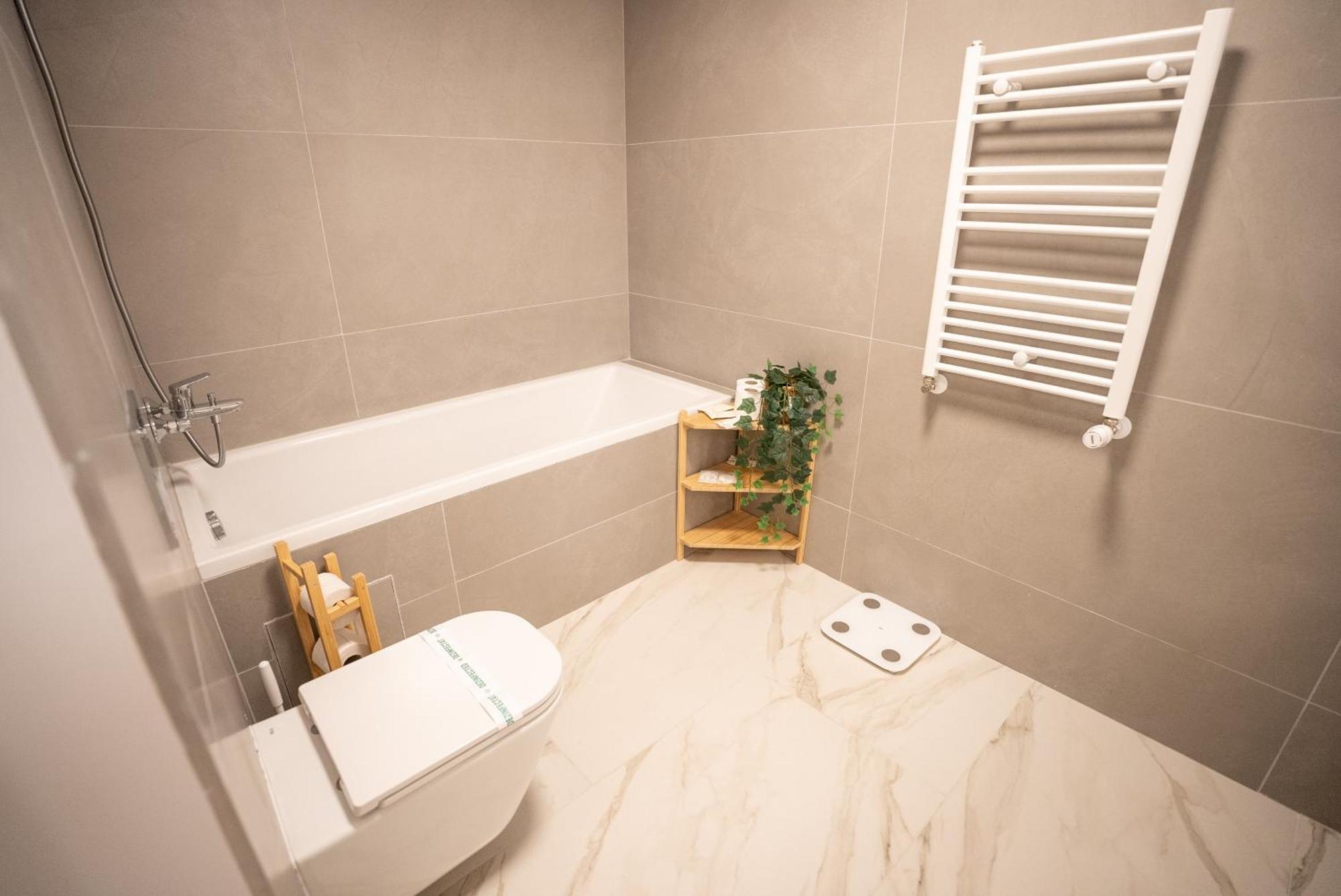 The Level Sanctuary: Free Parking & Netflix Lejlighed Bukarest Eksteriør billede